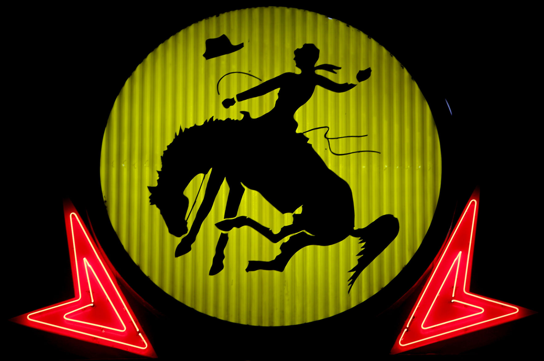 Neon clue No. 4